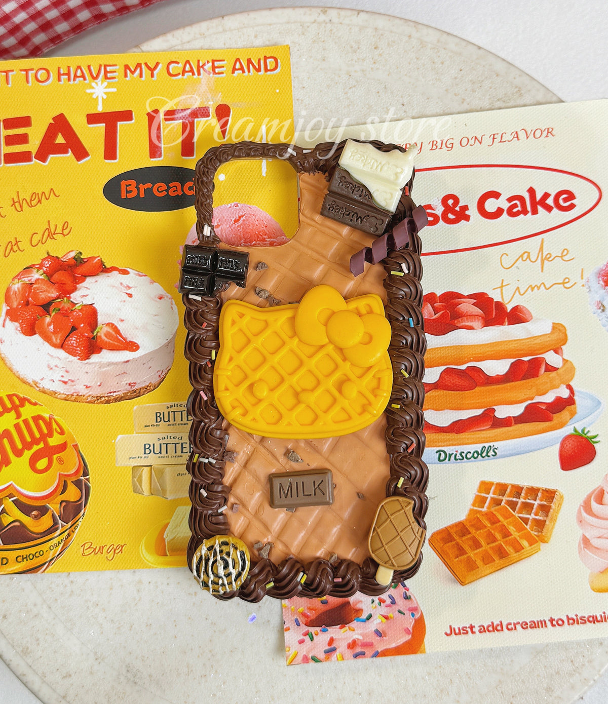 Hello kitty Cake Theme Phone case